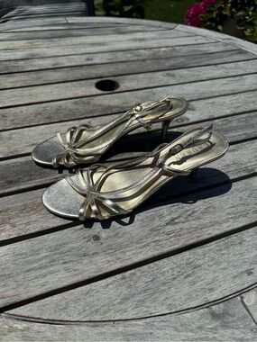 Lauren Ralph Lauren Size 7.5 M Women’s Strappy Sandal Heels Gold Tone